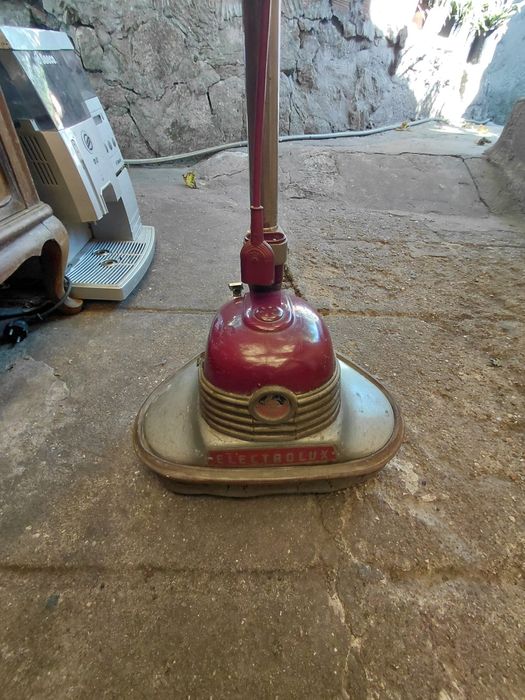 Enceradora Electrolux dos anos 50