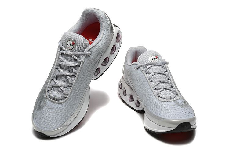 Продам кросівки Nike Air Max DN x Supreme Grey