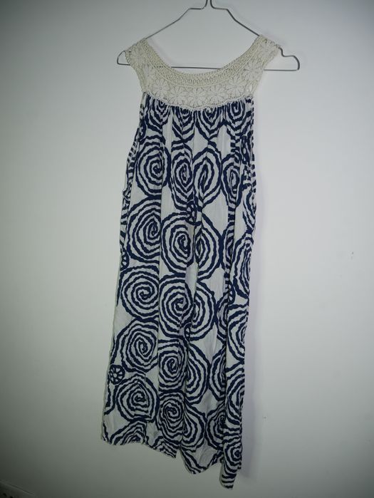 Vestido em Azul Padrão Abstracto