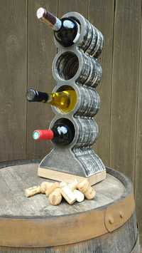 Stojak na wino z drewna