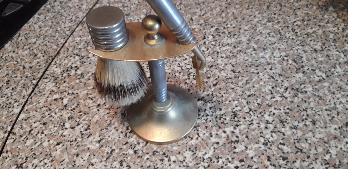 Peça de Barbearia Antiga