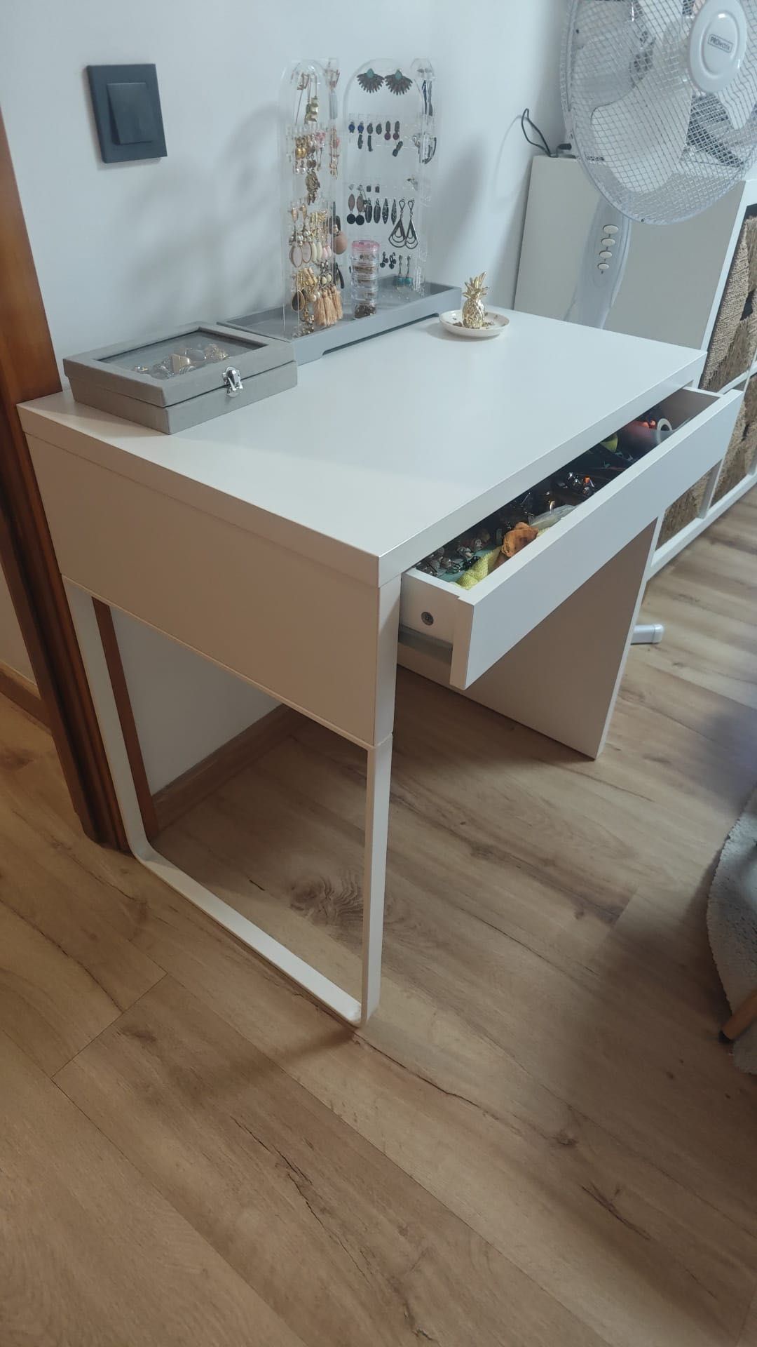 Secretária branca IKEA
