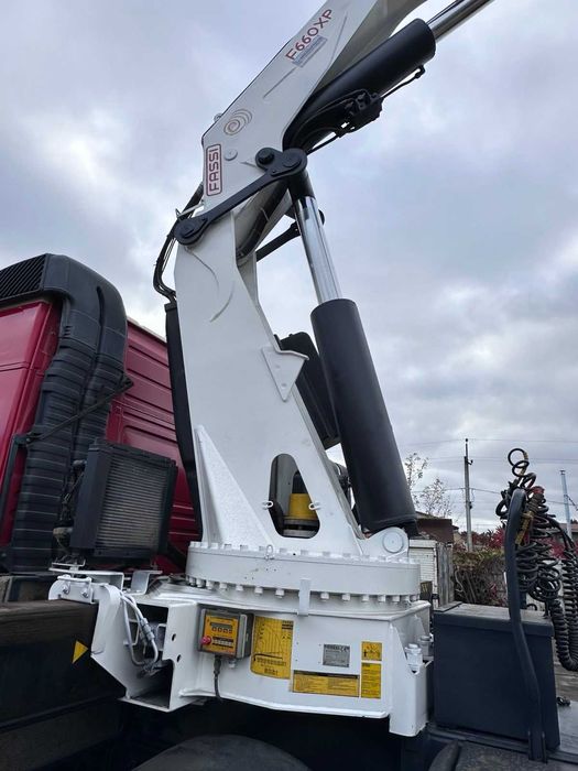 Volvo FM 440, 2008 р. з маніпулятором FASSI, зусиллям 66 т/м