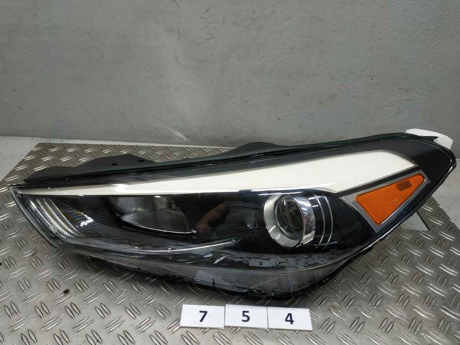 Hyundai/Kia Tucson 3 16- фара L нова без упаковки галоген FA0754 92101