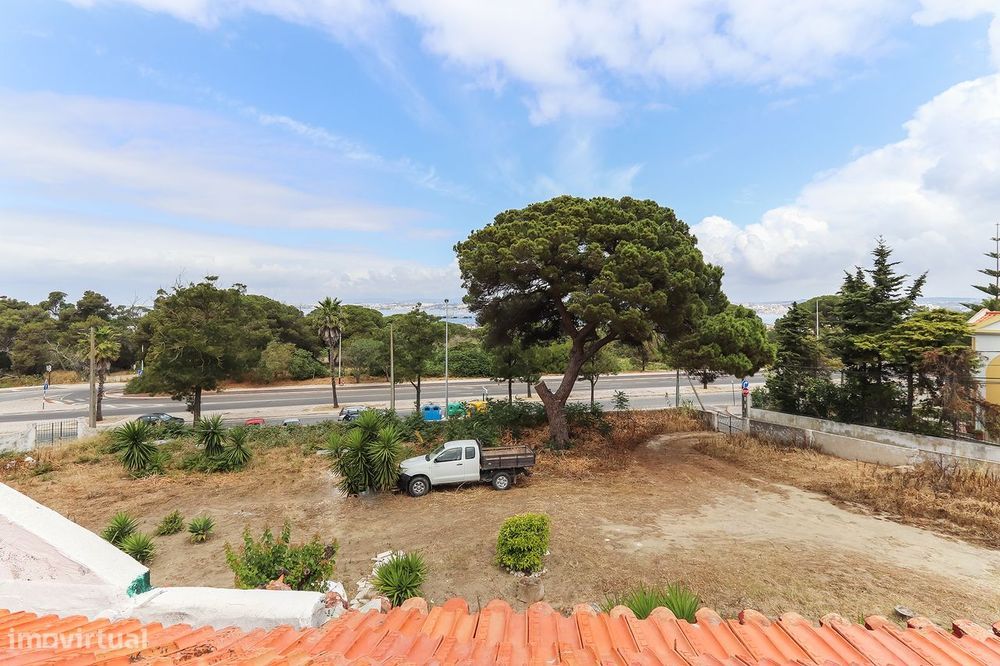 Moradia em banda para aluguer.