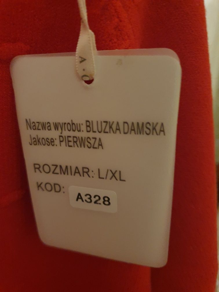 Czerwony sweter damski