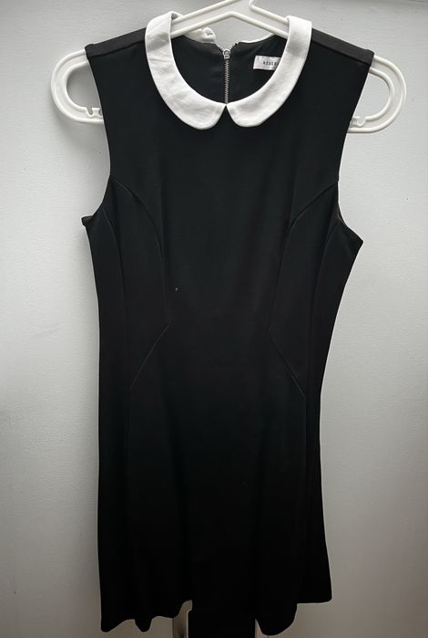 Sukienka z kołnierzykiem