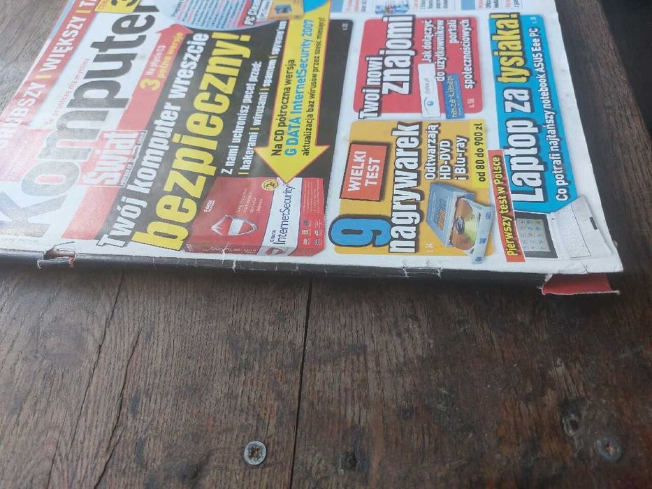 Czasopisma KOMPUTER ŚWIAT 4 numery