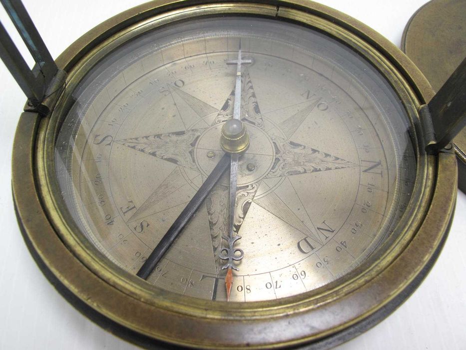 Bússola antiga do século 18 / 19