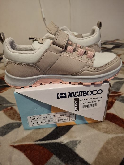 Ténis decathlon Tamanho 33 novos