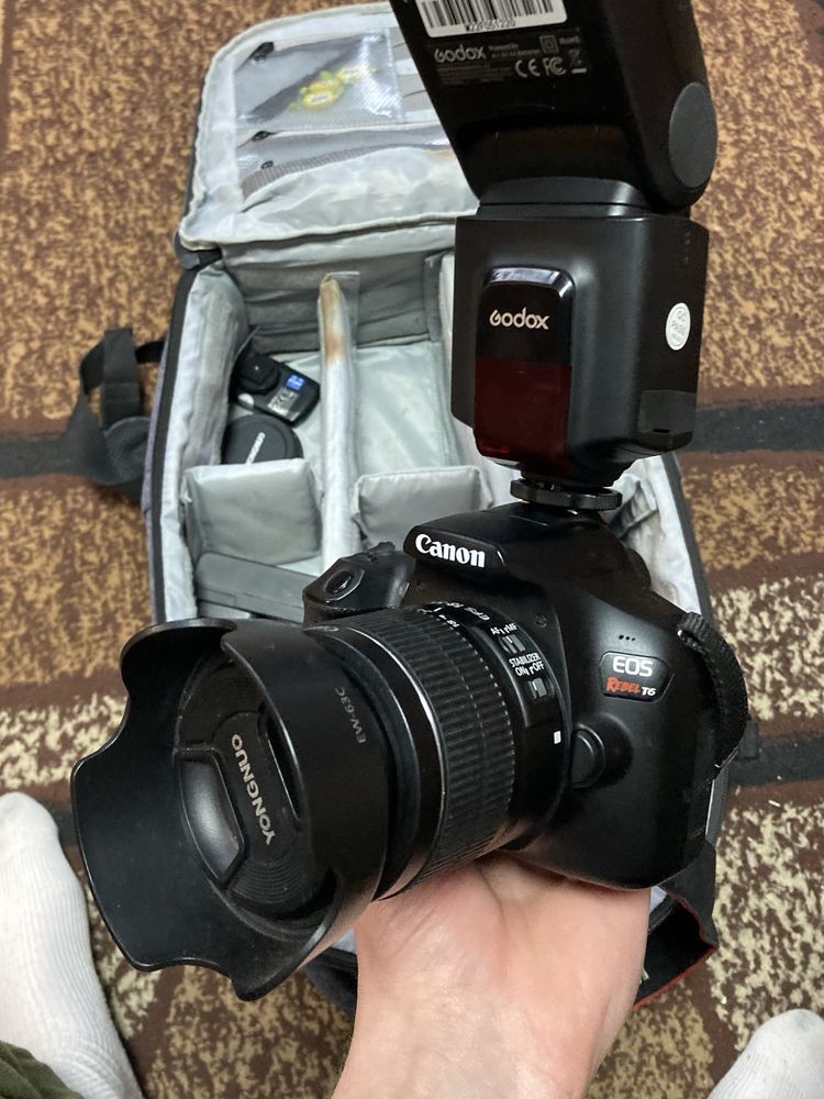 Canon 1300D Амереканський