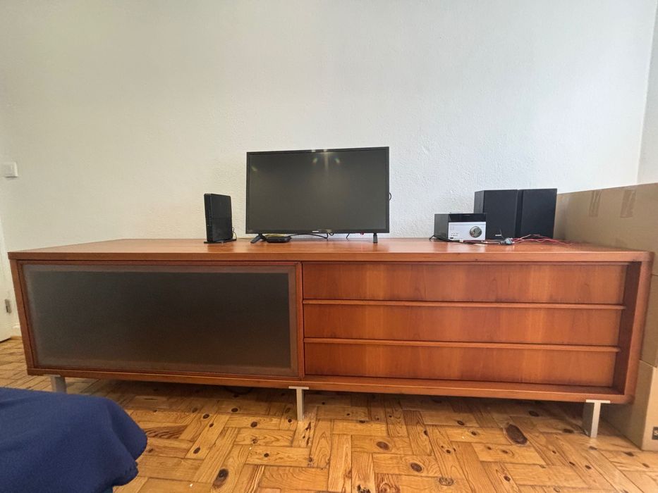 Aparador de Madeira Cerejeira