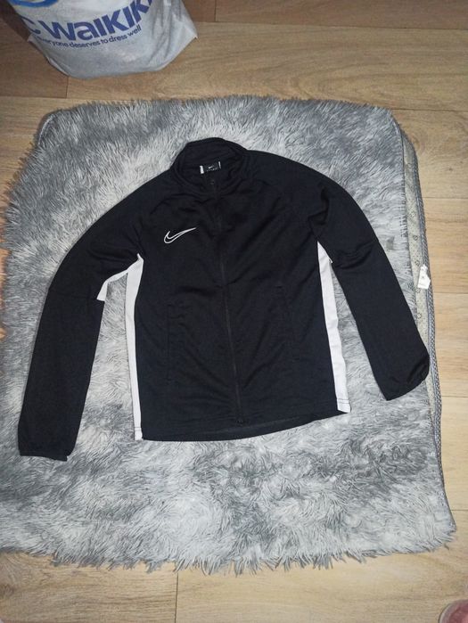 Продам костюм Nike