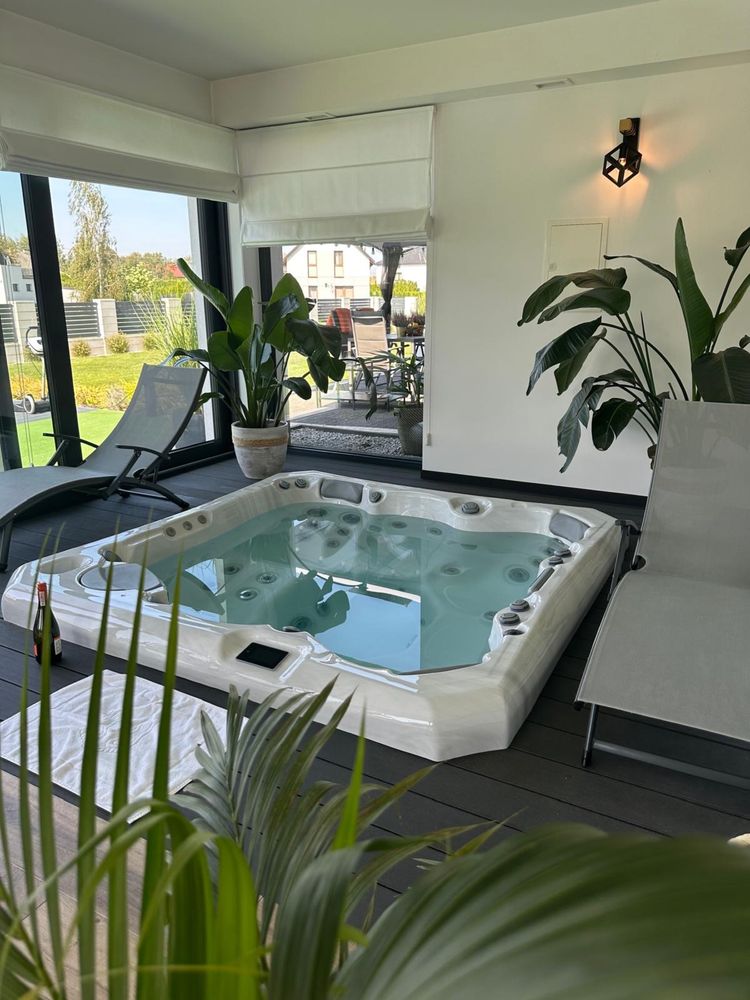Dom z basenem & jacuzzi do 10 osób Zator Willa LuxHouse