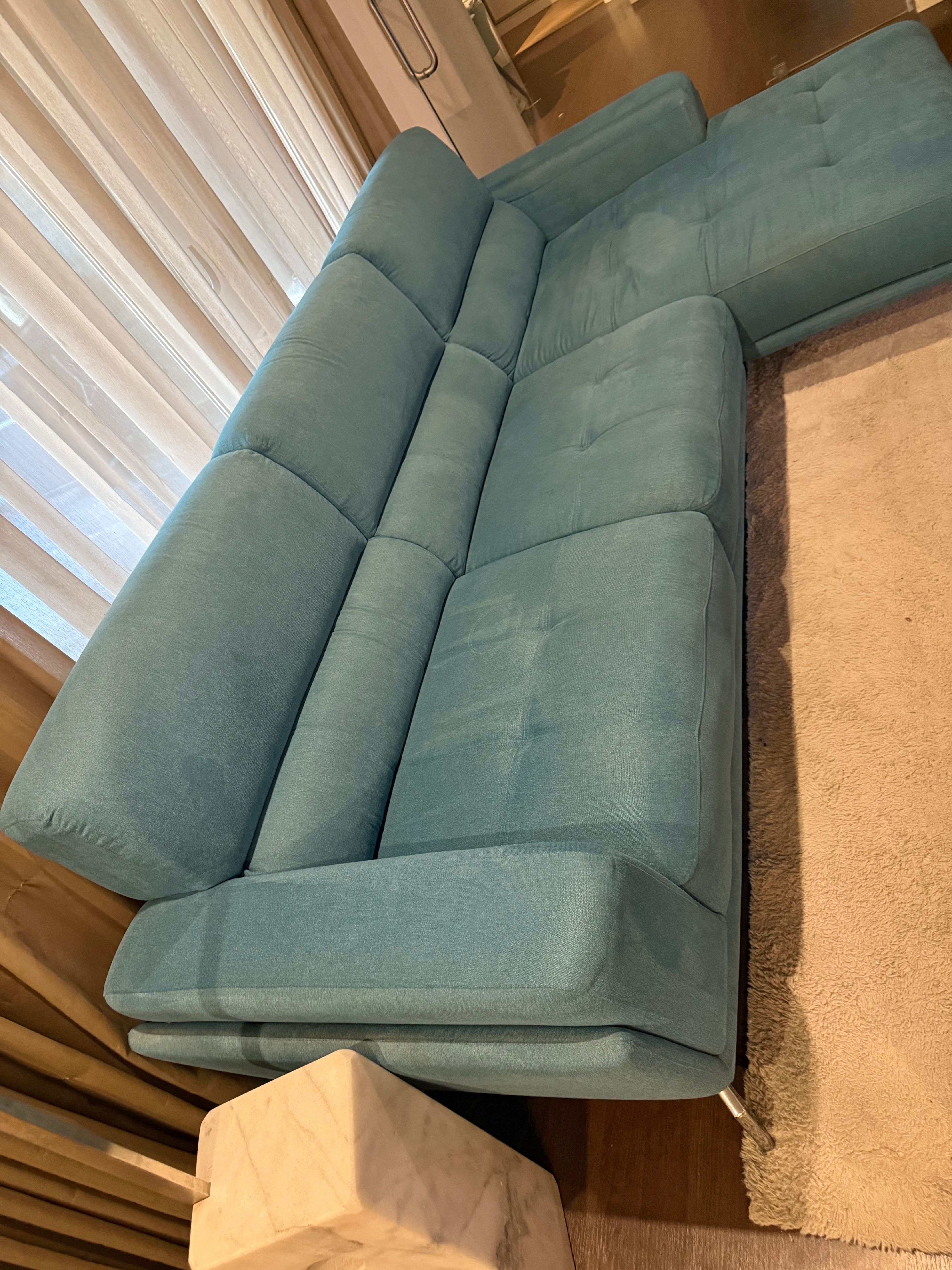 Sofá com chaise long