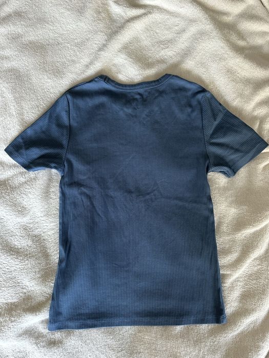 Przylegająca koszulka z krótkim rękawem niebieska S