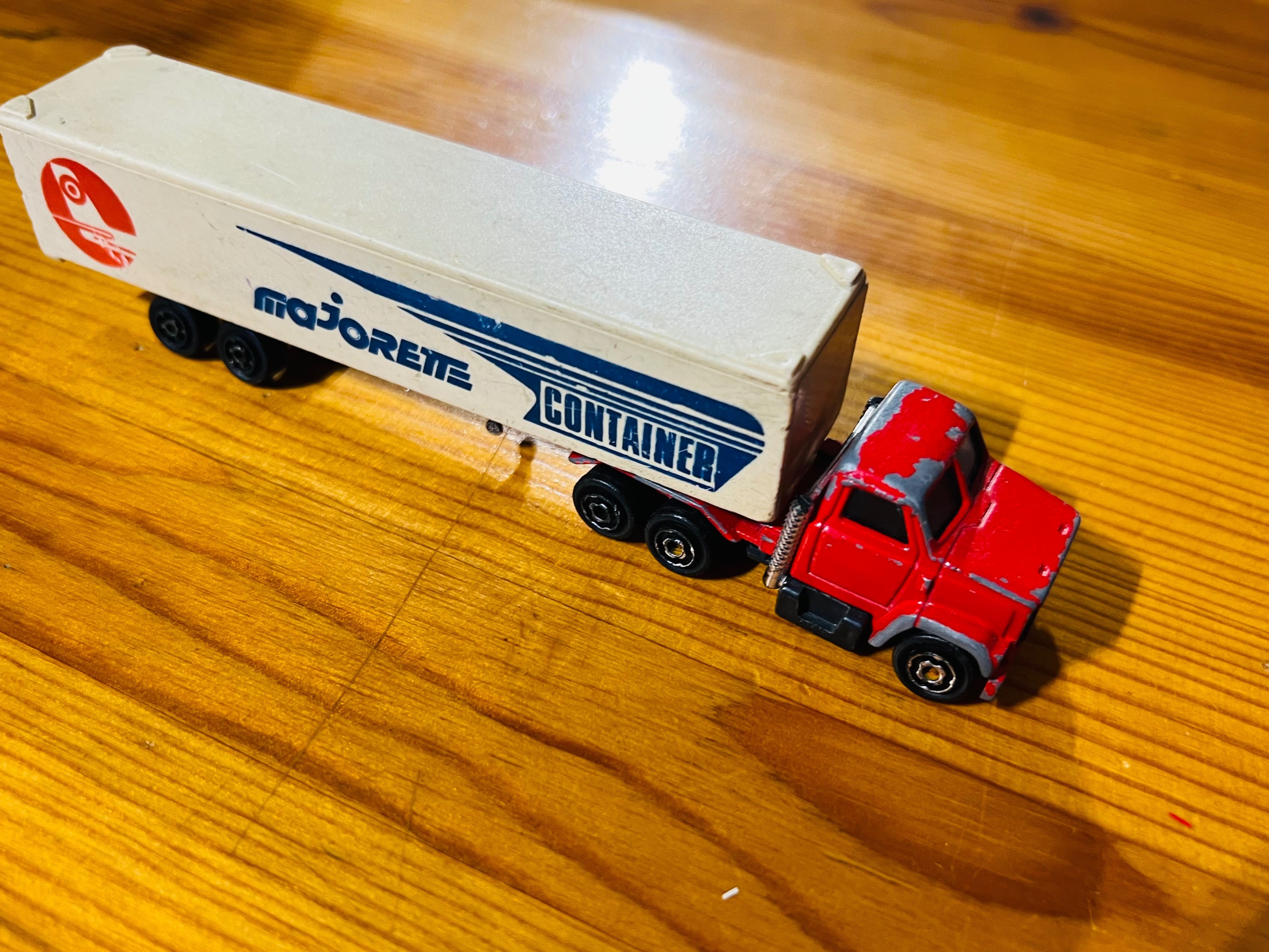 MAJORETTE modele ciężarówek Mercedes Volvo Bernard naczepa FRANCE