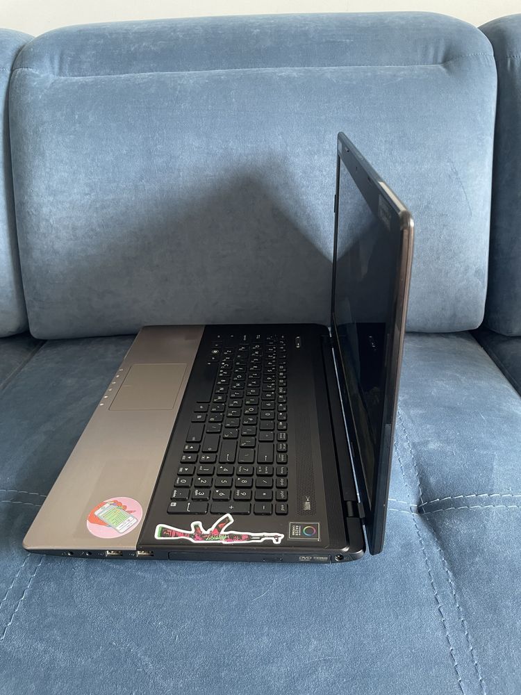 Ноутбук ASUS K75VM / 17.3” / Core i5 / 12 ГБ ОЗП / GeForce