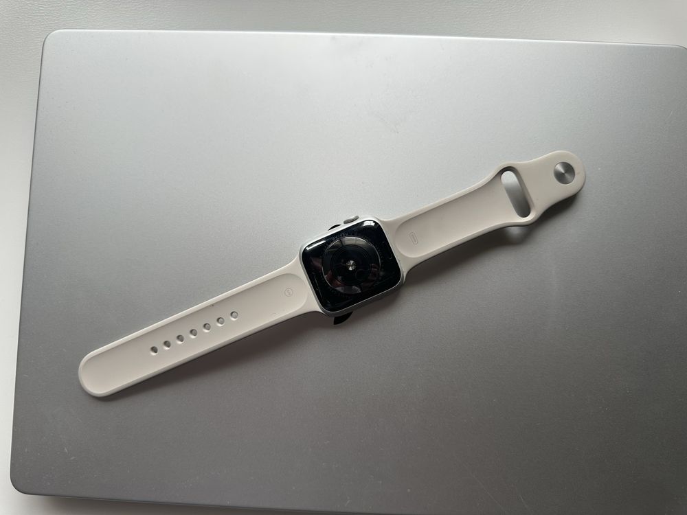 Apple watch serii 5 44mm aluminium srebrny gps
