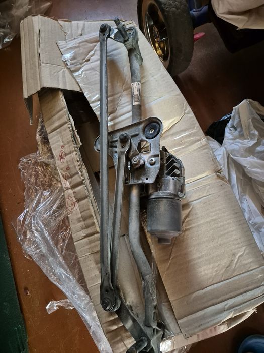 Трапеція склоочисників вольового в 50 в зборі