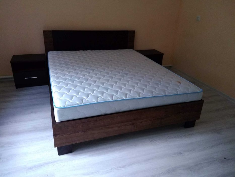 Ліжко двоспальне з новим матрацом