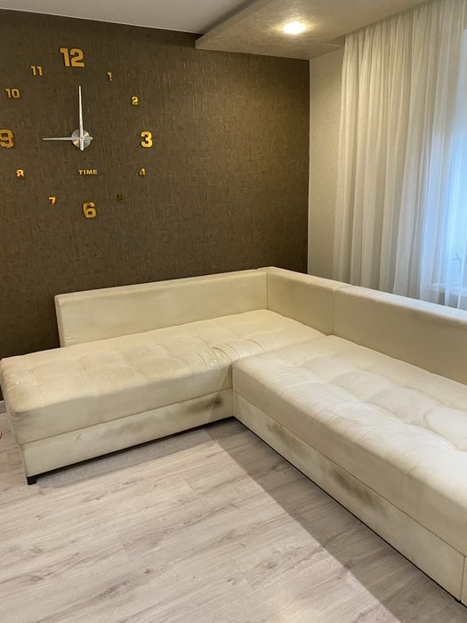 Хімчистка мʼяких меблів
