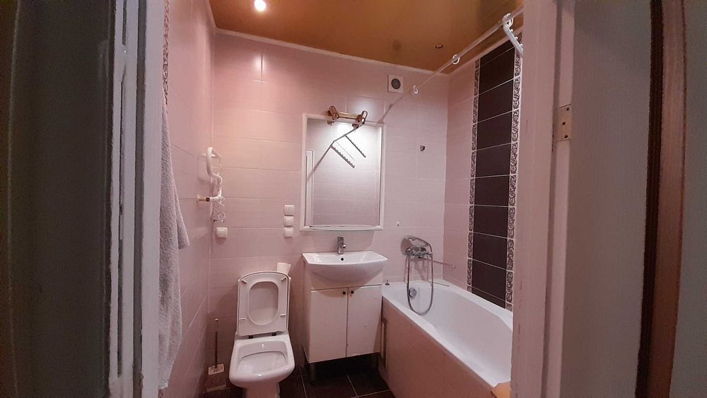 Срочно продам 1 комнатную квартиру в Центре города.  70 кв. м Газ.