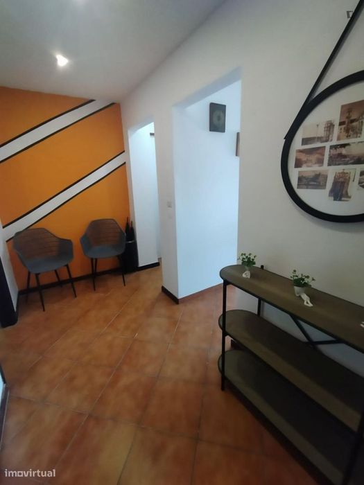 Quarto - localizado em Alta de Santa Clara Coimbra