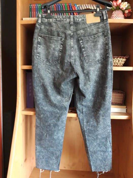 Śliczne, modne  jeansy mom z wysokim stanem rozmiar 42/44/46  xl  H&M