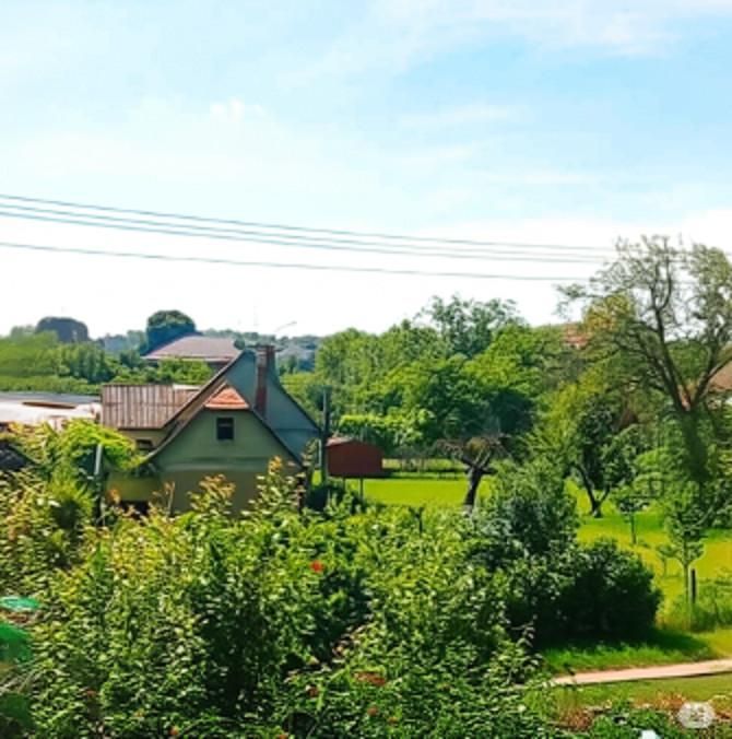 Будинок з великою ділянкою в затишному місці м. Ужгород