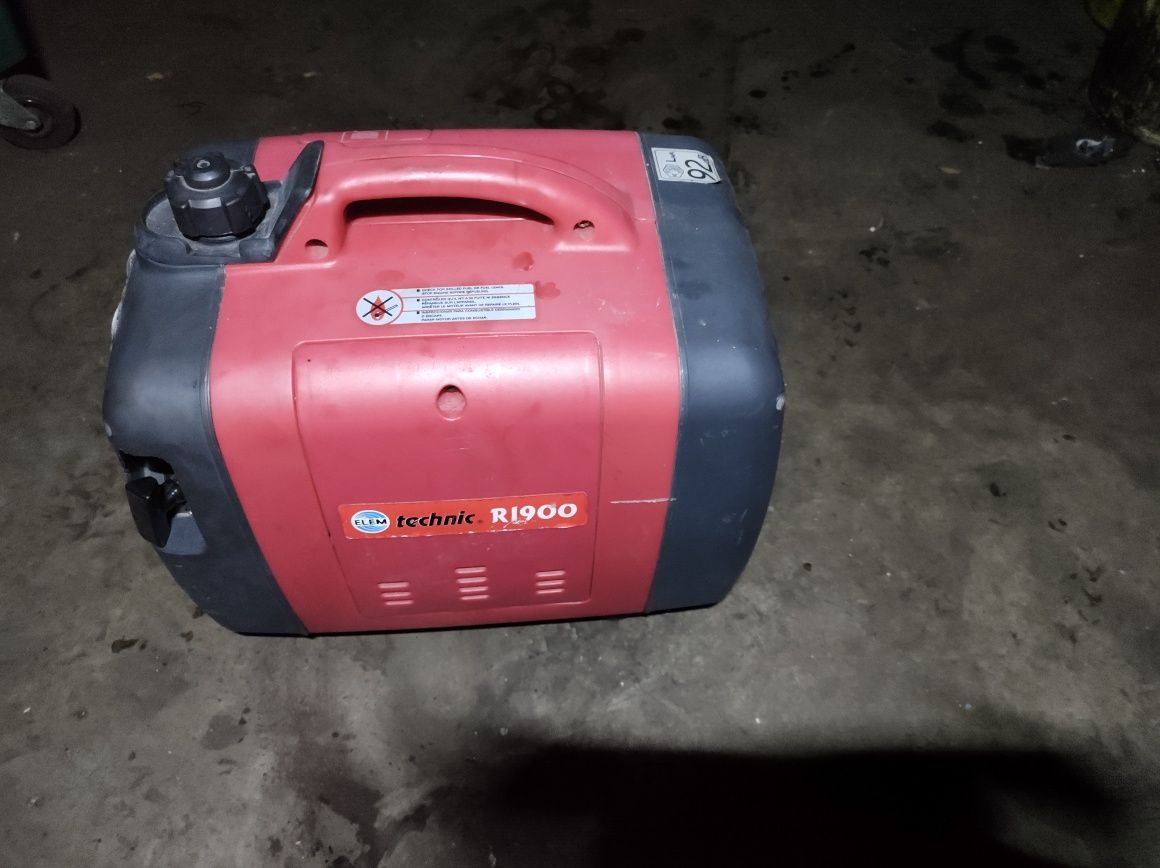 Generator prądu 900w czterosuwowy cichy