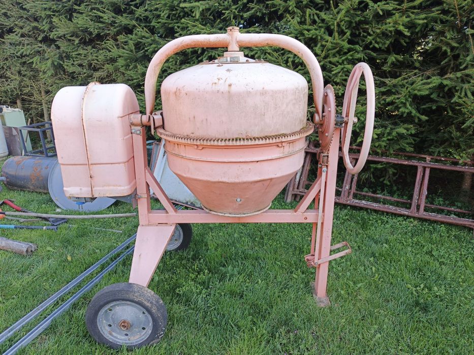 Betoniarka 250l.