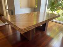 Mesa de casa de jantar em madeira exótica