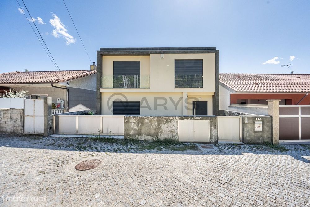 Moradia T3 à venda em Caires – Amares