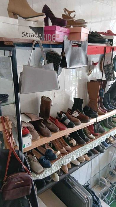Vende-se malas em pele e sapatos novos