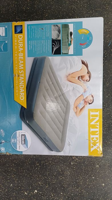 INTEX materac z pompką