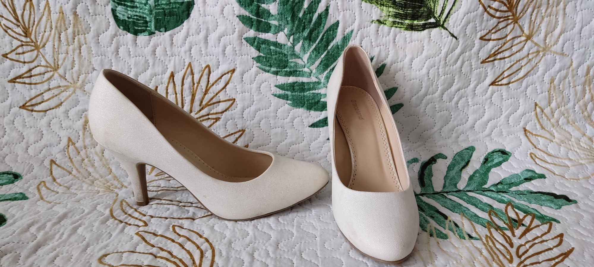 Buty szpilki eleganckie ecru 40 .Obcas-9cm.Deichmann