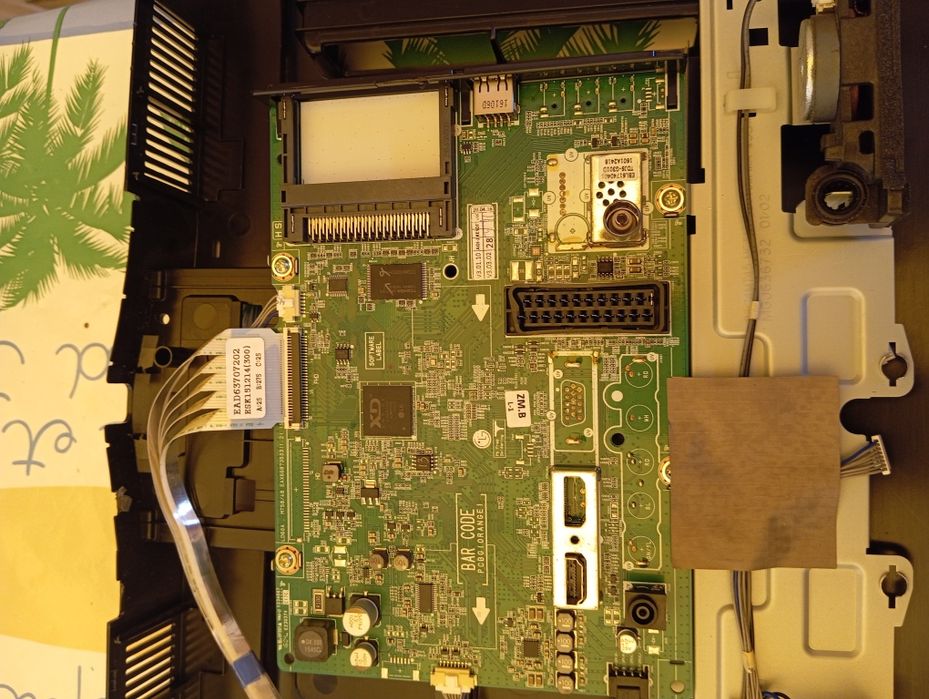 Vários componentes para televisores LG