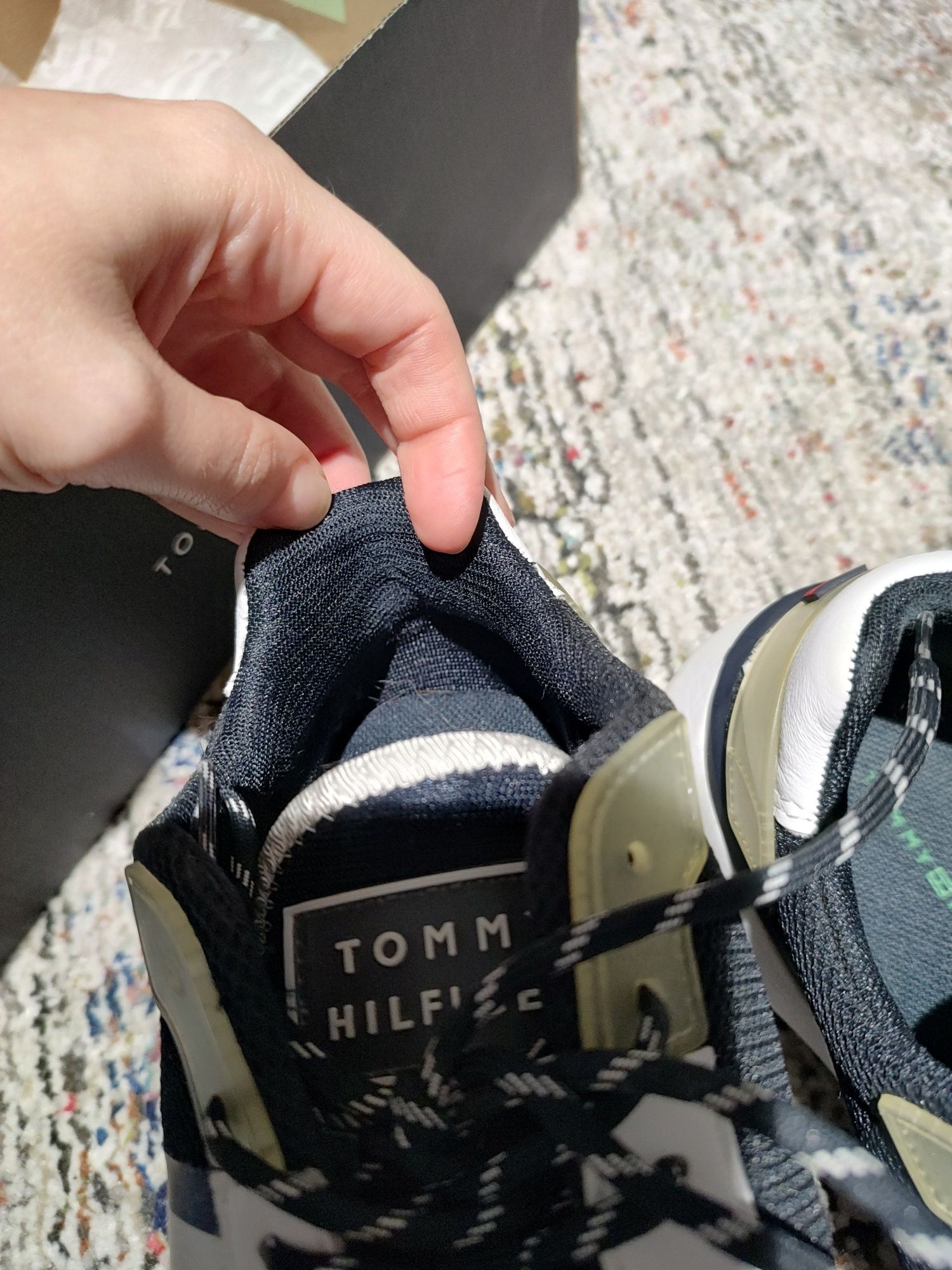 Sportowe buty Tommy Hilfiger 37