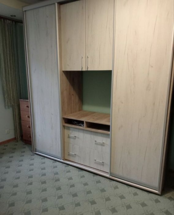 Шафа купе з нішею під ТВ