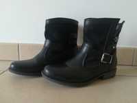 Botas Pretas NOVAS em PELE (N 37)