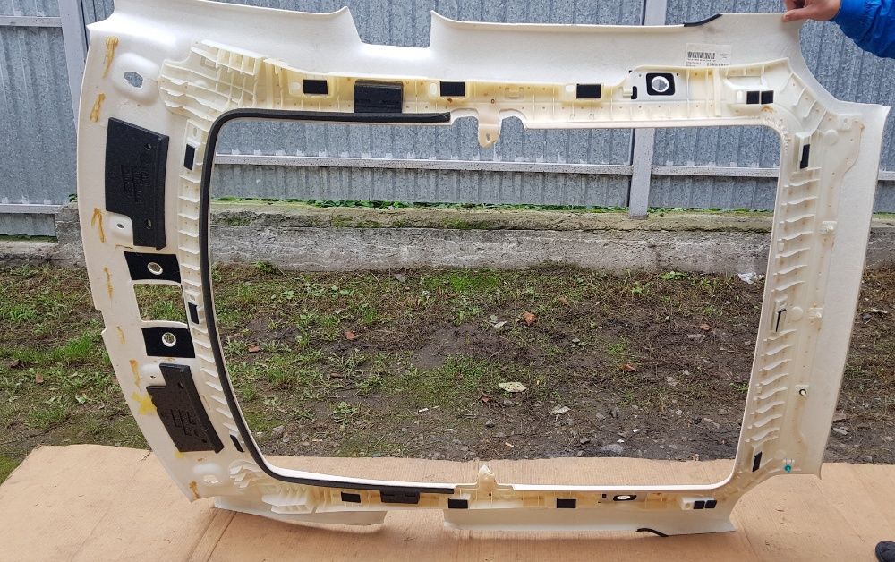 Обшивка потолка панорамной крыши Tesla model S 1002472-00-e потолак па