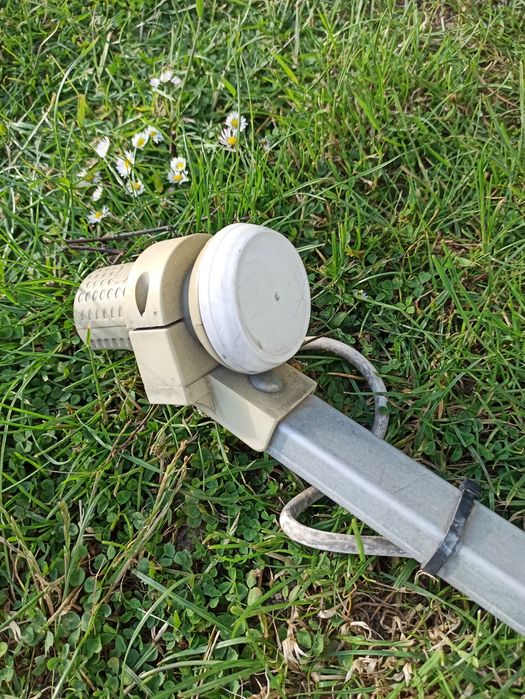 antena satelitarna + konwerter i uchwyt
