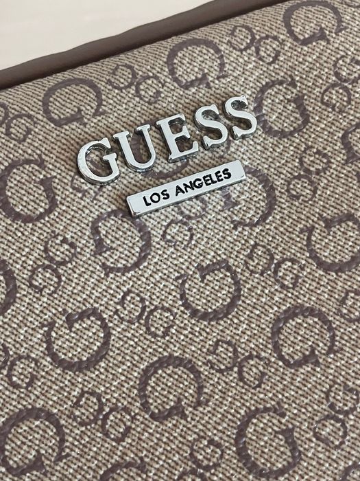 Сумка на пояс бананка від Guess