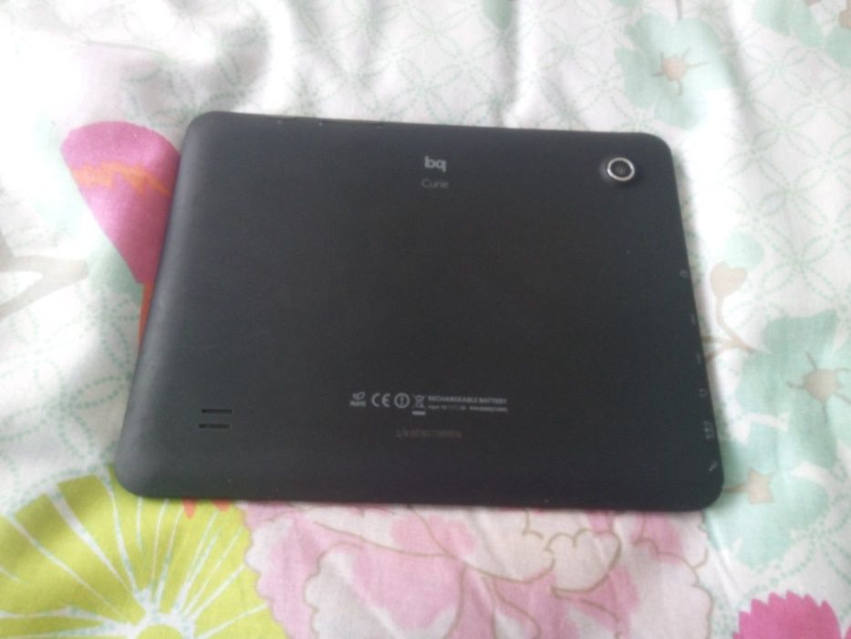 Tablet BQ Curie 8'' 16GB + acessórios (pouco uso)