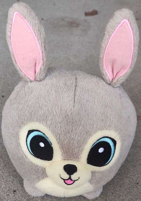 Maskotka Zabawka zając Zuzia Biedronka