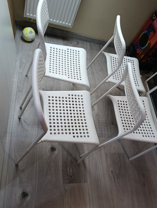 Stół i 4 krzesła z Ikei