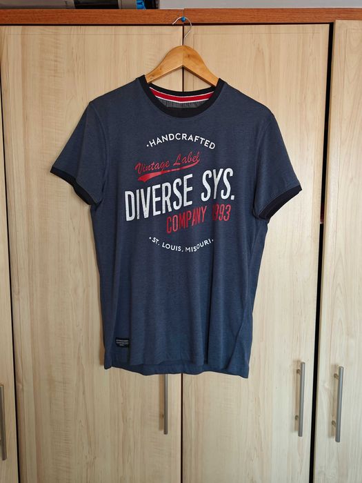 Футболка Diverse, розмір M. Нова.