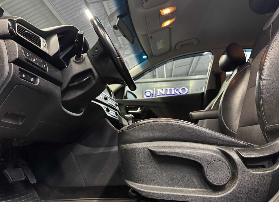 Продам гібридну Kia Niro 2017, 1.6 (HEV)