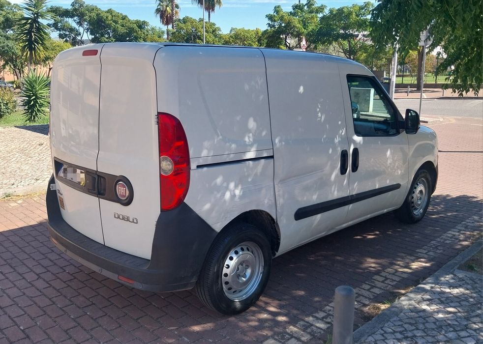 Fiat Doblo Jtd Caixa Fibrada Isotérmica 2014